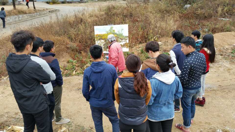 项院长歇马山庄写生指导2.jpg